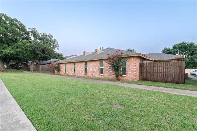 756 E Pecan Street - Photo 1