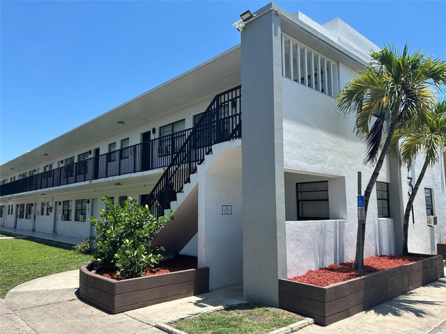 731 Nw 56th Street - Photo 1