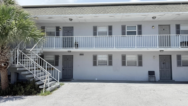501 W Kalmia Drive - Photo 1