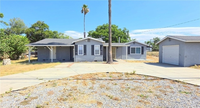 13666 Arrow Boulevard - Photo 1