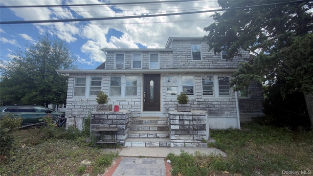 10 Greenwich Avenue - Photo 1