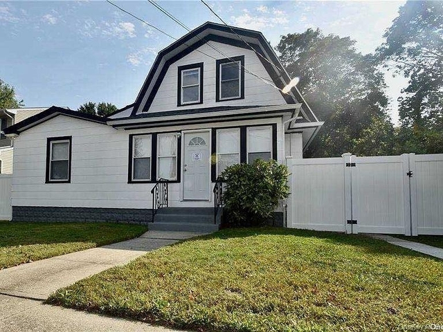 980 Thomas Avenue - Photo 1