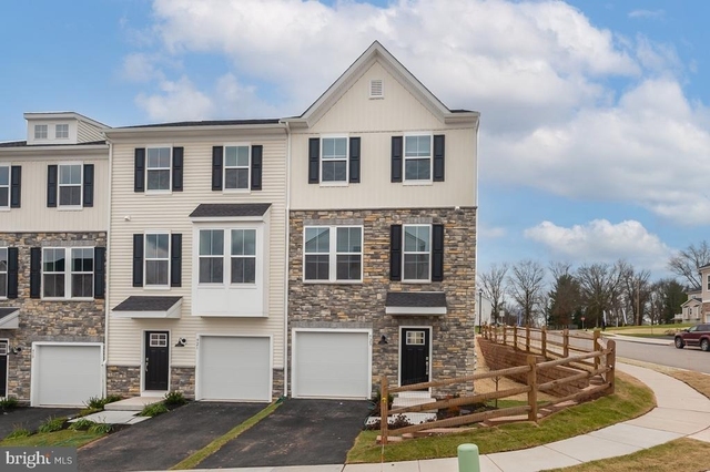 923 Magnolia Lane - Photo 1