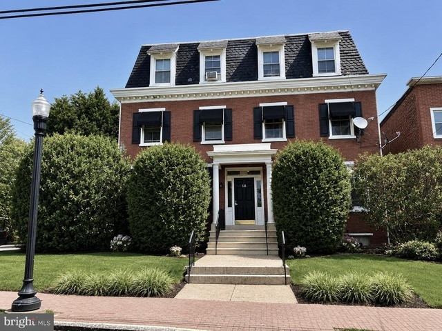 131 W 18th Street - Photo 1