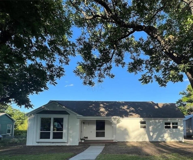 809 N 8th St - Photo 1