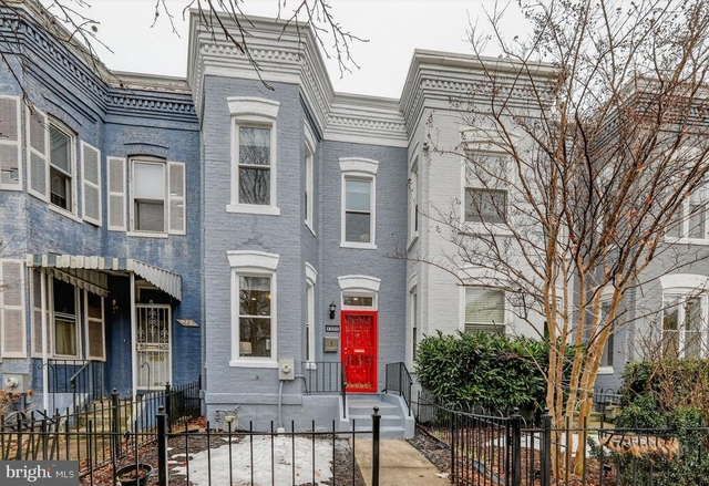 1221 I Street Ne - Photo 1