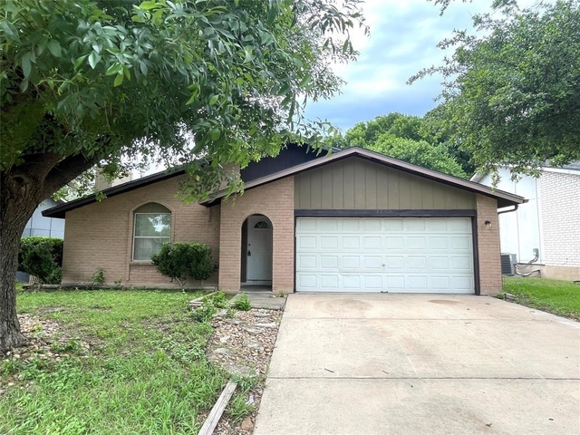 1729 Cricket Hollow Dr - Photo 1