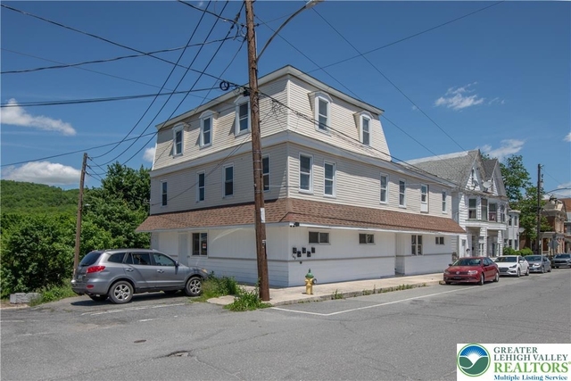 149 W Ridge Street W - Photo 1