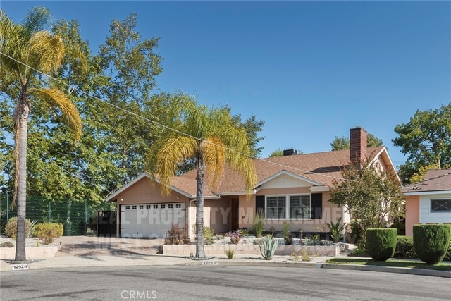 12920 Aetna St. - Photo 1