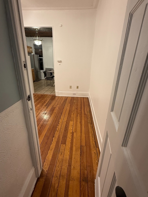1736 Stanhope Street, Ridgewoo - Photo 1