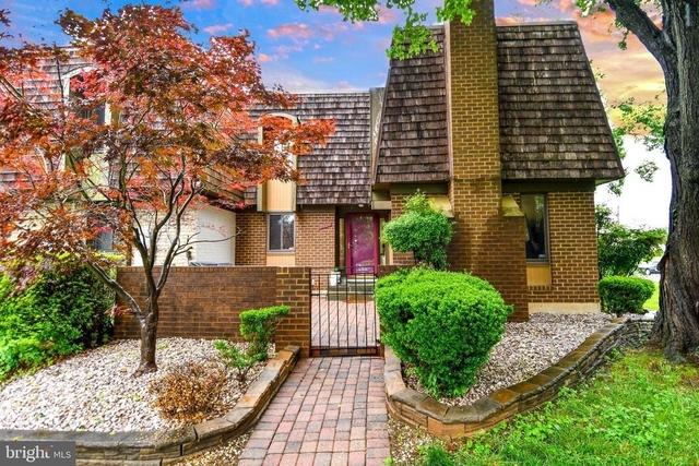 9401 Hickory View Place - Photo 1