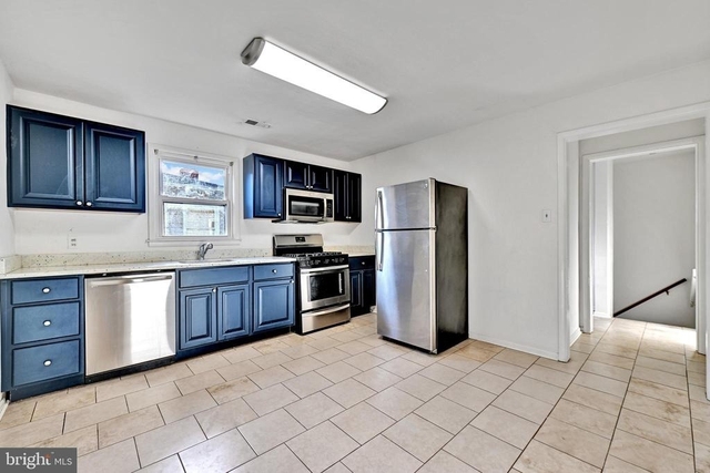 811 Seagrove Road E - Photo 1