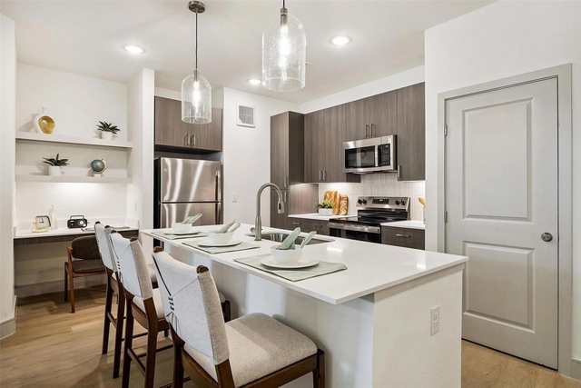 13959 Hillcroft Ave - Photo 1
