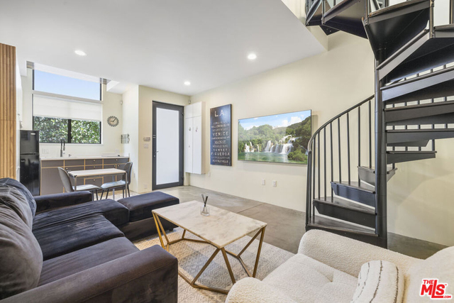 802 N Harper Avenue - Photo 1