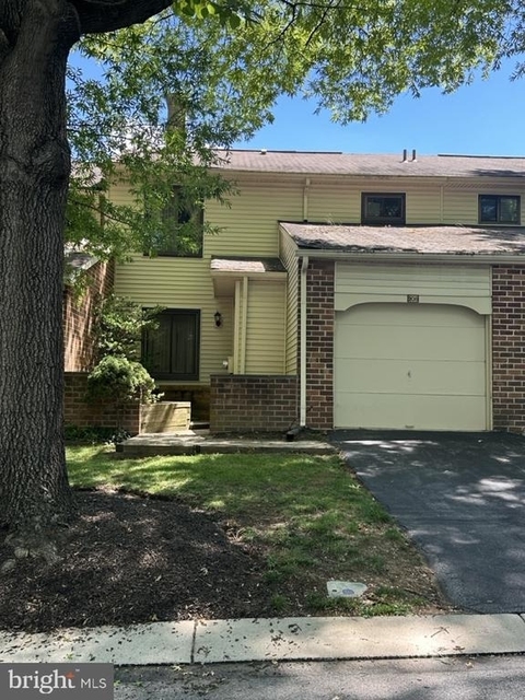 205 Bernard Ct - Photo 1