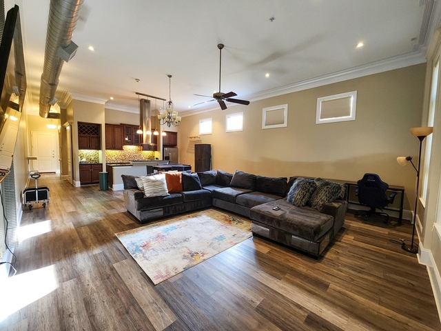 2510 Travis Street - Photo 1