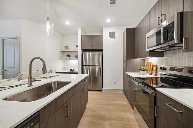 13959 Hillcroft Ave - Photo 1