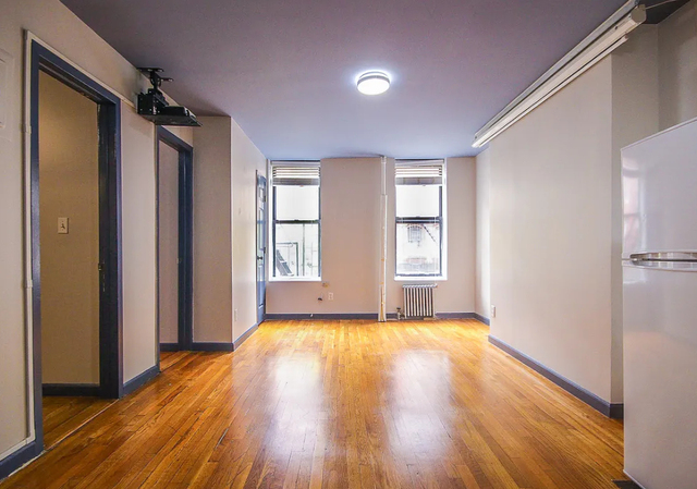 512 East 5th Street - Photo 1
