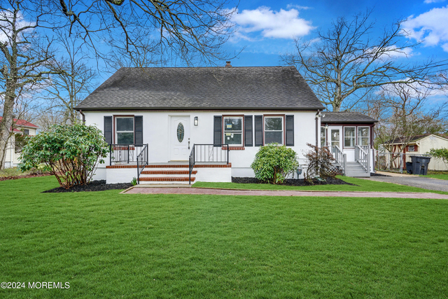 13 Swain Avenue - Photo 1