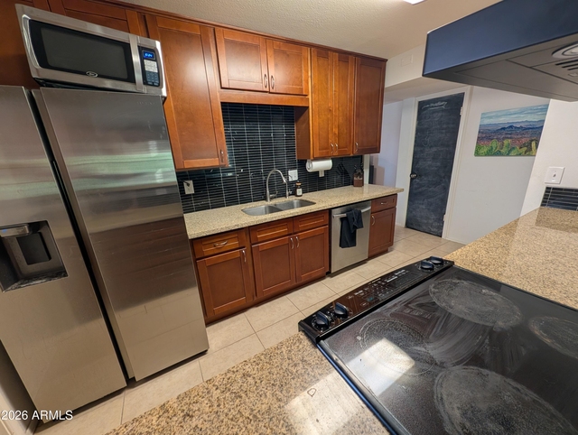1039 E Larkspur Lane - Photo 1