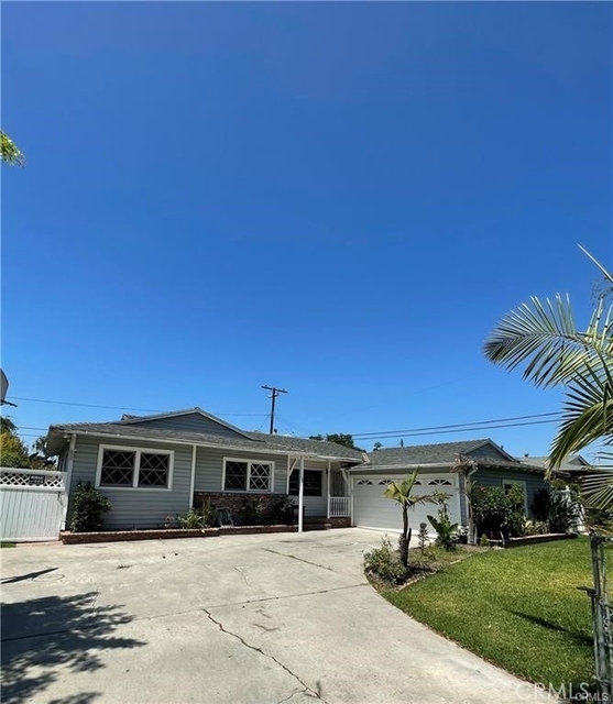 14261 Cedarwood - Photo 1