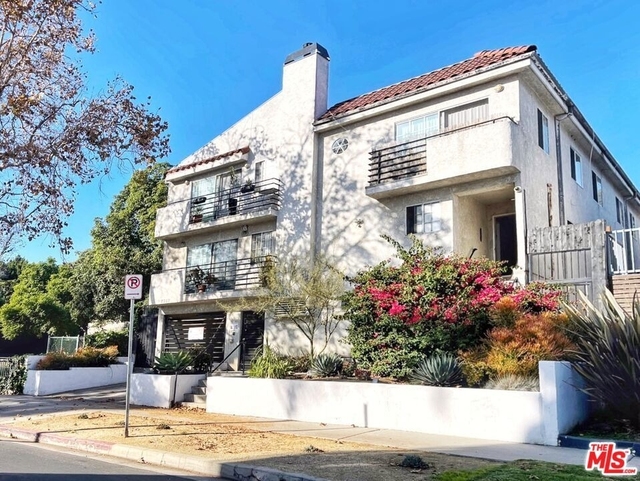 7327 Willoughby Avenue - Photo 1