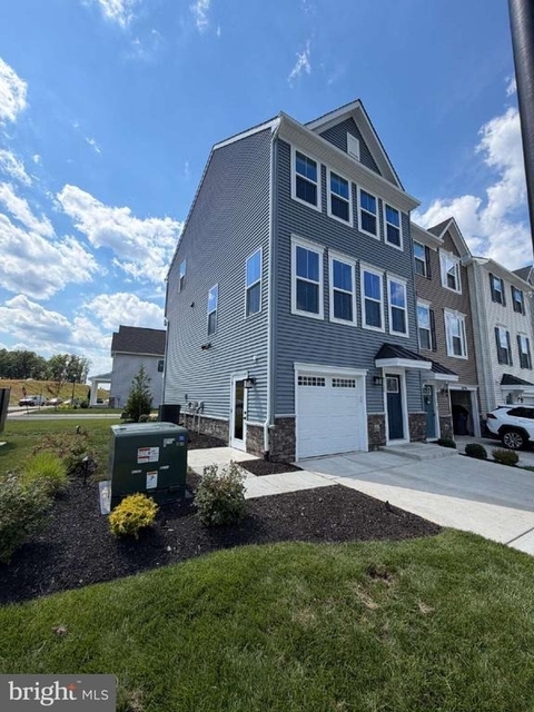 8700 Stevenson - Photo 1