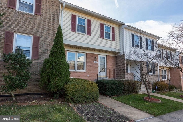6069 Crown Royal Circle - Photo 1