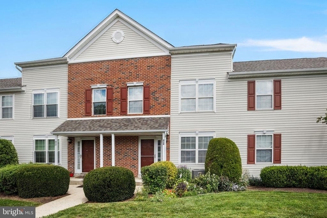 618 Songbird Court - Photo 1
