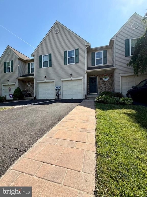 176 Strawberry Lane - Photo 1