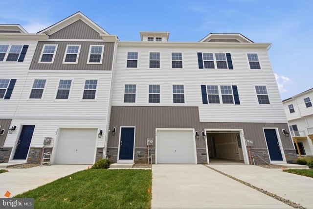 104 Clinton Street - Photo 1