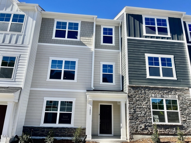 1009 Belloak Way - Photo 1