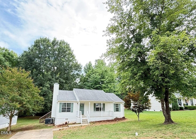 610 E Jones Avenue - Photo 1