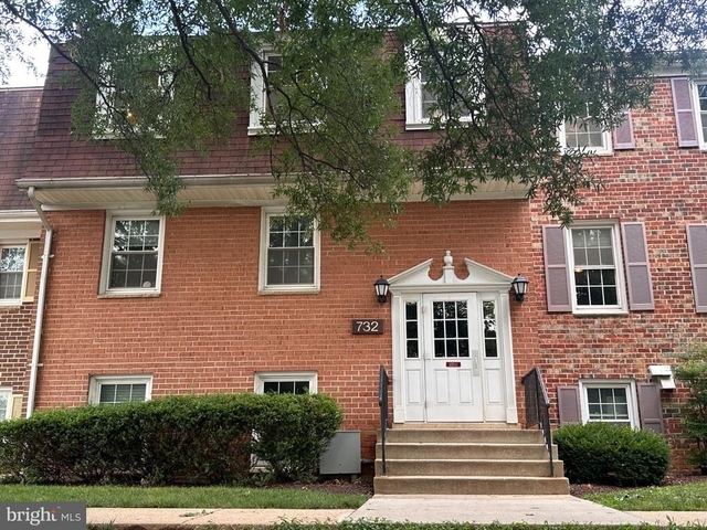 732 Quince Orchard Boulevard - Photo 1