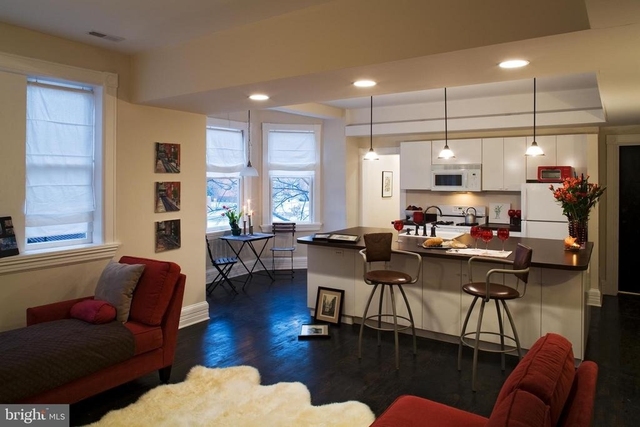 261 Robert Street - Photo 1