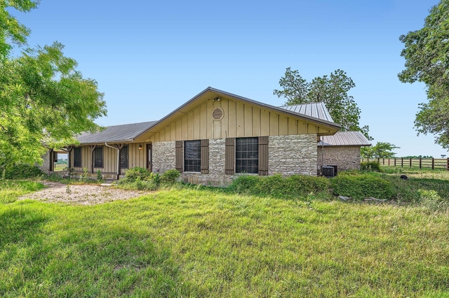 1850 County Road 105 - Photo 1