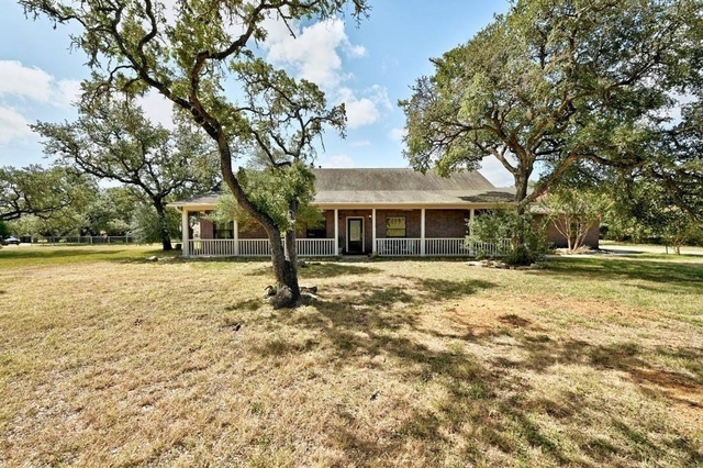 200 Oak Hollow Ln - Photo 1