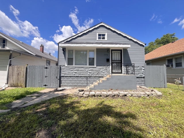 15116 Marshfield Avenue - Photo 1