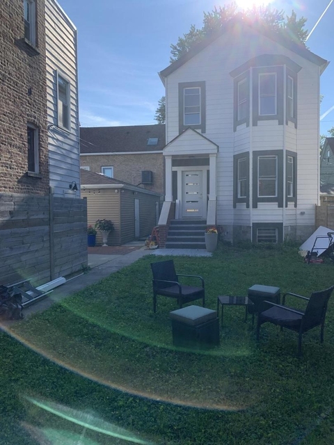 2418 N Washtenaw Avenue - Photo 1