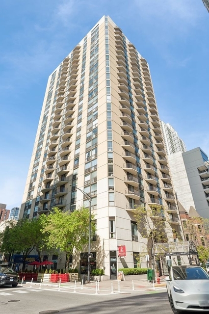 70 W Huron Street - Photo 1