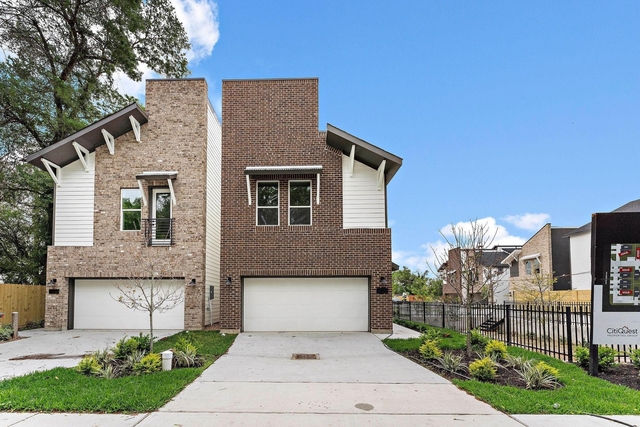 2183 Mansfield - Photo 1