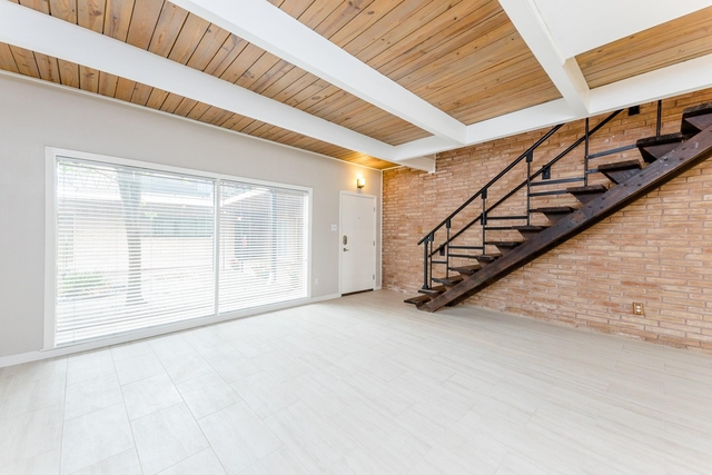 3809 N Braeswood Boulevard - Photo 1
