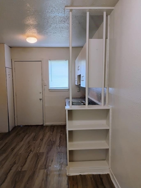 4203 Dawson - Photo 1