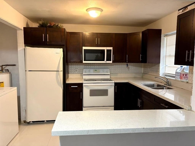2400 Nw 21st Street - Photo 1
