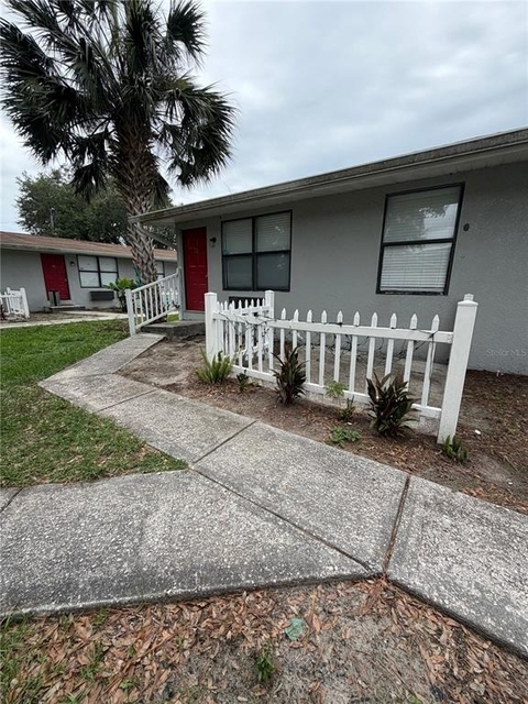 1400 Strawberry Place - Photo 1