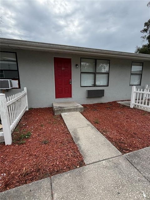 1400 Strawberry Place - Photo 1