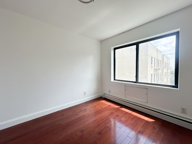 2120 Daly Ave - Photo 1