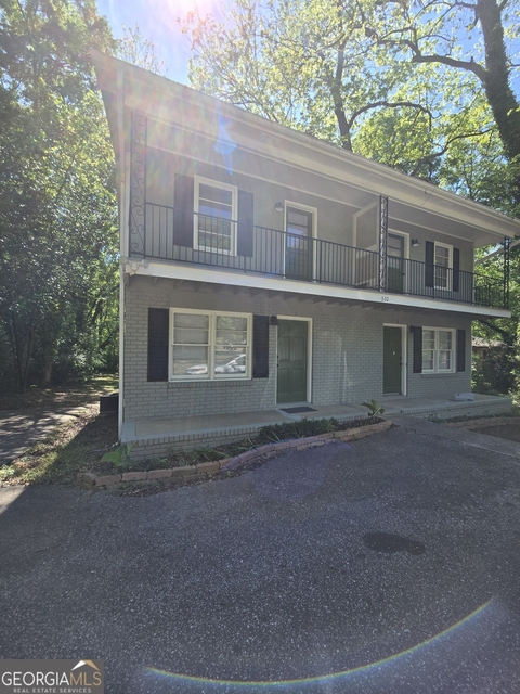 320 Vine Street - Photo 1