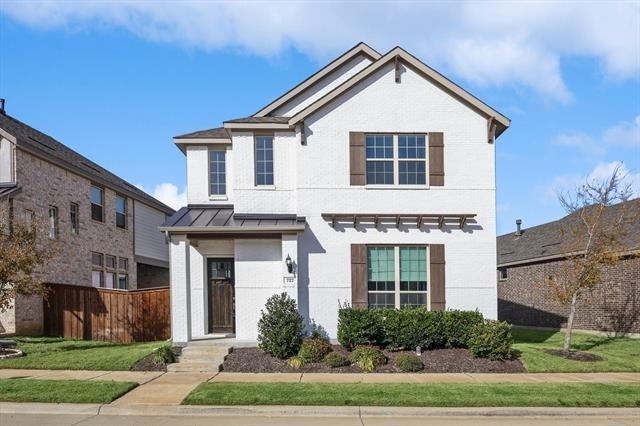 727 Waterbrook Parkway - Photo 1