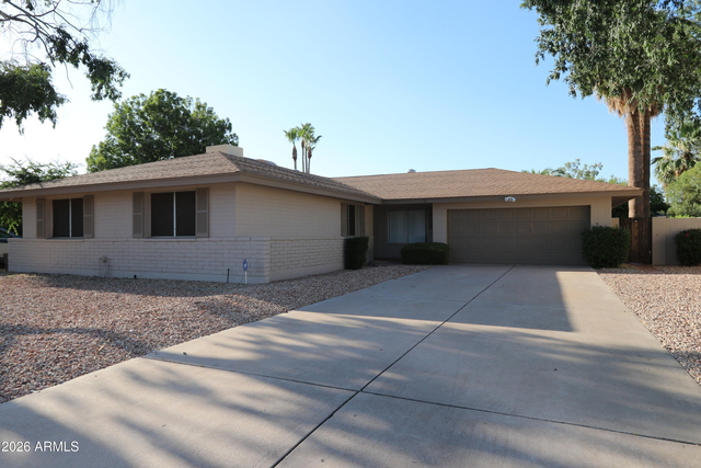 1910 E Manhatton Drive - Photo 1